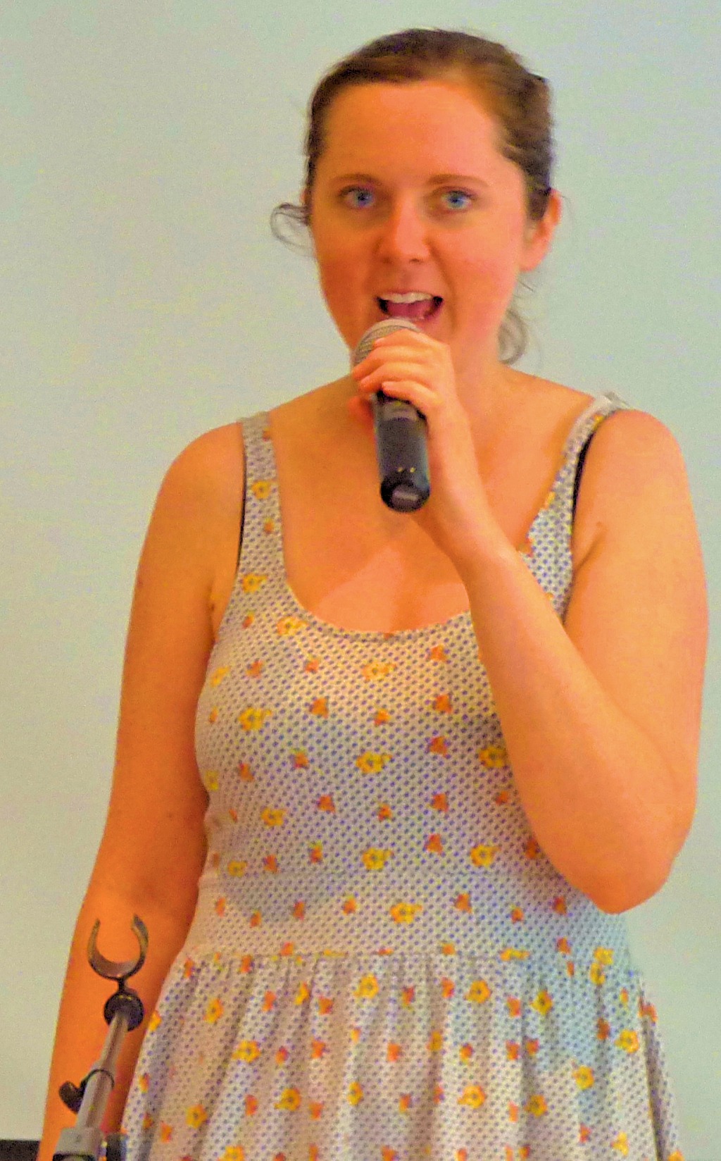 Jasmine introduces Suzanne