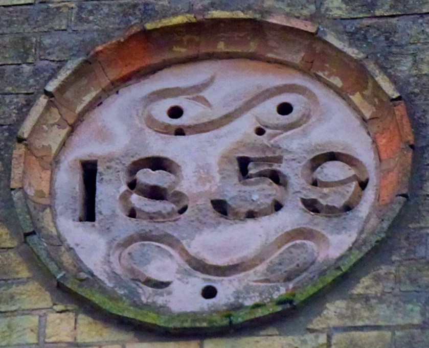 Date plaque 1