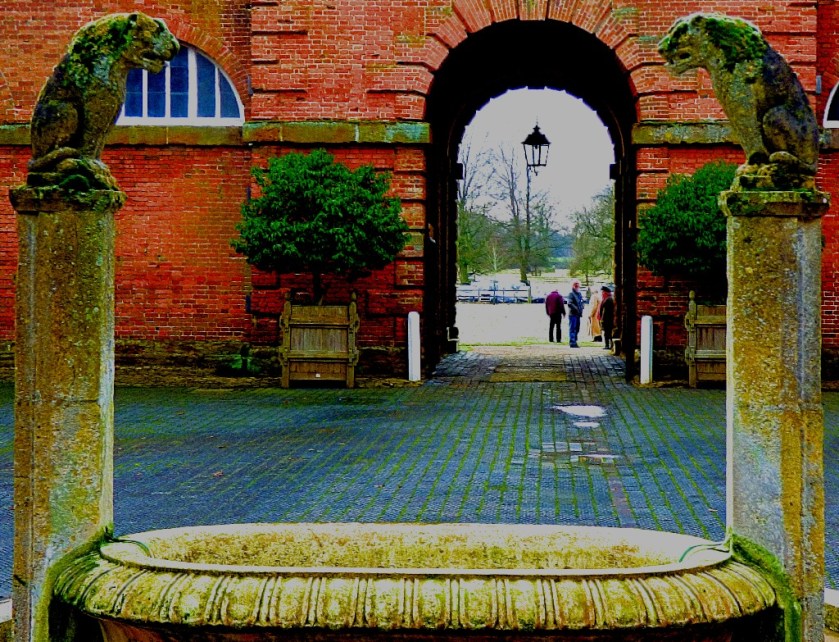 stone bathtub and guardians