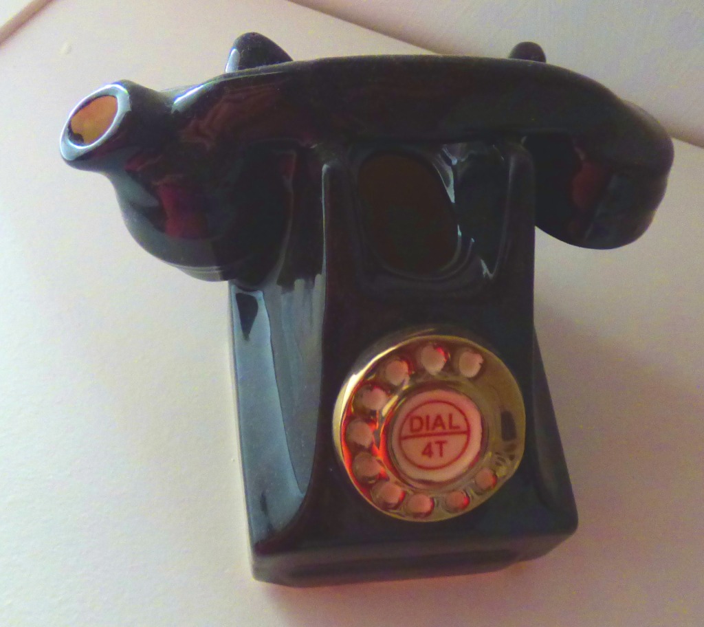 telephone teapot, Tseria