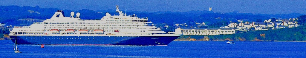 cruise liner