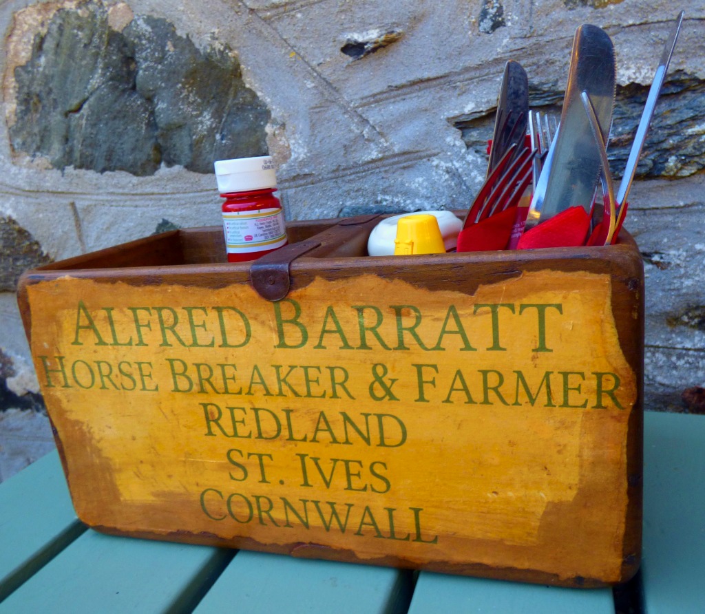 Cutlery and condiments