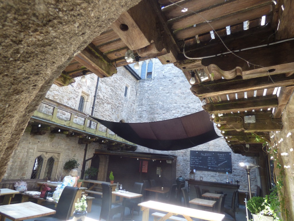 Greedy Goose courtyard