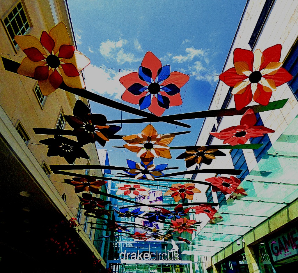 The approach to Drake Circus